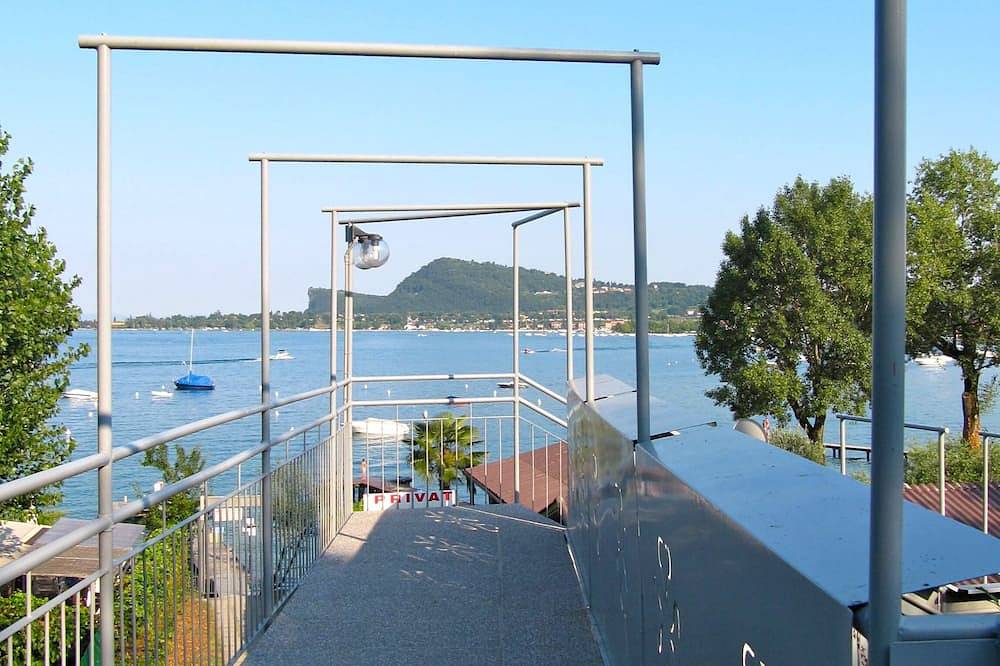 Rustico per 6 Persone in Manerba del Garda, Prealpi Gardesane