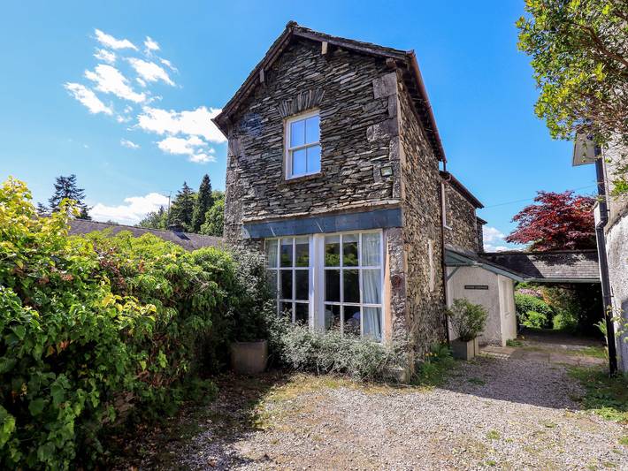 Log cabin for 6 people, with garden, with pets in Windermere