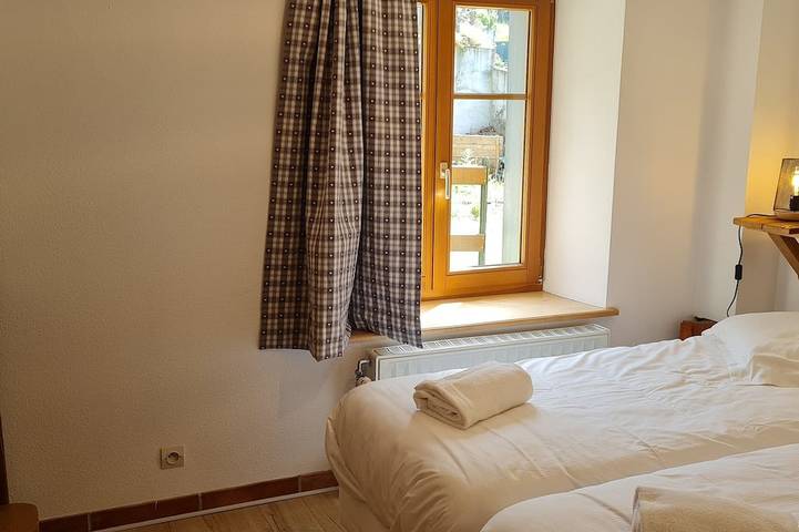 Gîte pour 7 personnes, avec jardin et sauna ainsi que terrasse et jacuzzi à Soultzeren - 4