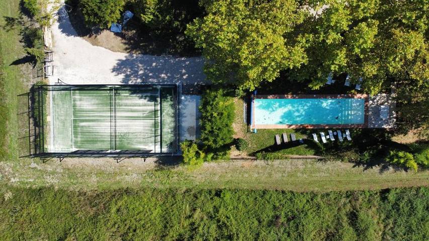 Location de vacances pour 2 personnes, avec jardin ainsi que piscine et jacuzzi, animaux acceptés à Saint-Élix-le-Château - 2