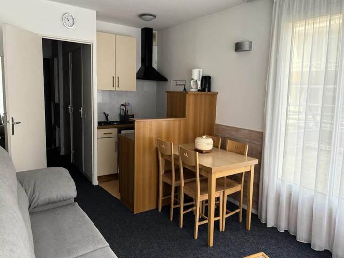 Chalet pour 4 personnes, avec balcon et piscine, adapté aux familles dans Gourette - 2