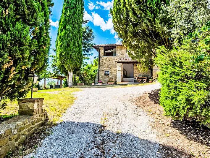 Location de vacances pour 12 personnes, avec piscine et jardin à Loro Ciuffenna - 4