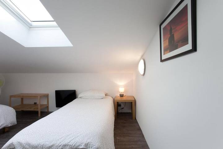 Location de vacances pour 5 personnes, avec vue ainsi que piscine et jardin à Sénas - 4