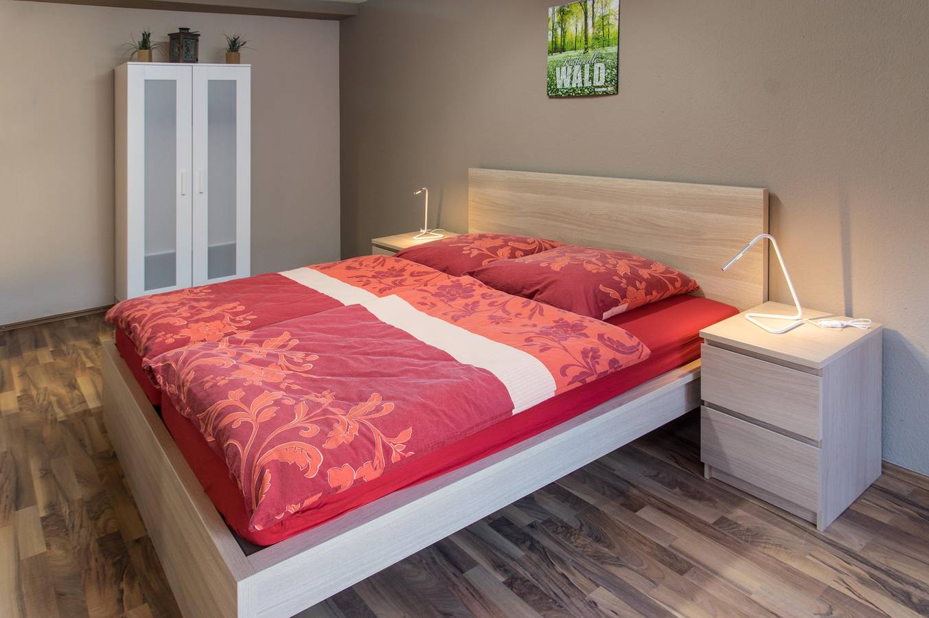 Ganze Ferienwohnung, 2-Bett-Ferienwohnung Dusche/Wc, Balkon in Hillesheim, Vulkaneifel