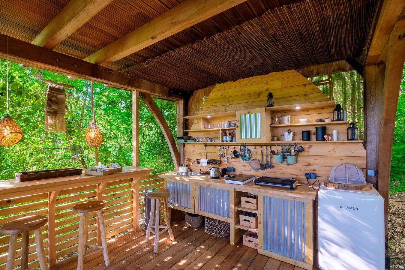 Cabane "King Louie and Mowgli" avec piscine naturelle partagée et 2 terrasses in Saint-Paul-de-Vence, Côte méditerranéenne (France)
