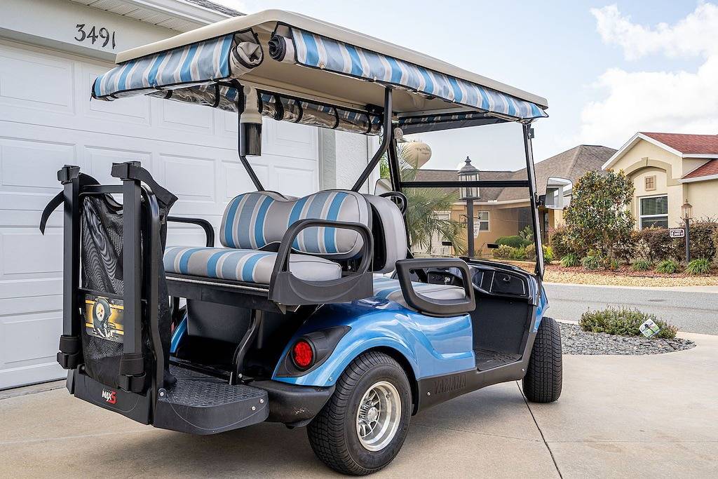 Everything! 3/2, Free golf & 4-seat cart, Resident passes, pets, near Brownwood in The Villages, Sumter County