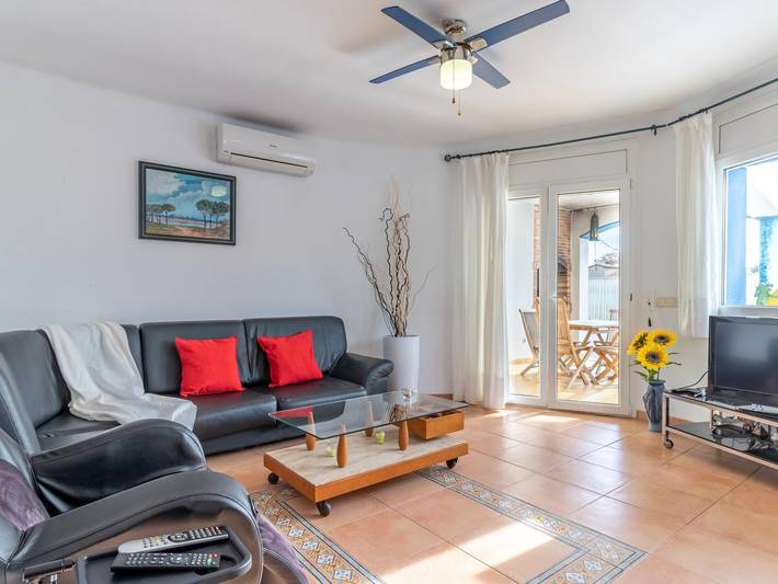 Casa de huéspedes para 10 personas, con terraza además de jacuzzi y jardín en Provincia de Gerona - 3