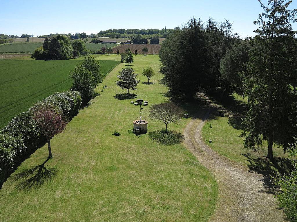 Château de Cauderoue à Nérac - Bed & Breakfast - Suite de la Tour in Nérac, Région de Nérac