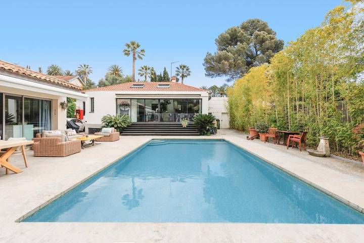 Villa voor 8 personen, with tuin and zwembad as well as terras, met huisdier in Cannes