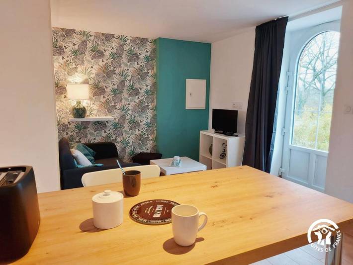 Location de vacances pour 2 personnes, avec piscine ainsi que jardin et terrasse à Saint-Céneré - 4