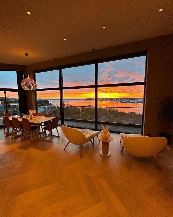 Villa für 10 Personen, mit Ausblick und Seeblick sowie Garten - 1
