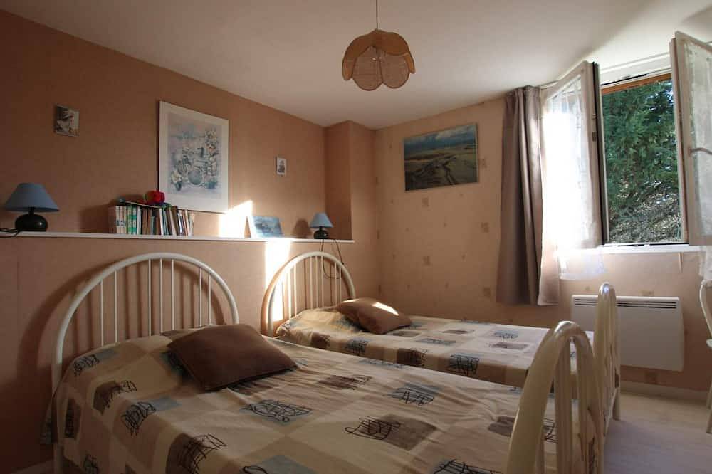 Maison mitoyenne confortable entre mer et campagne in Angoville-sur-Ay, Région de Coutances