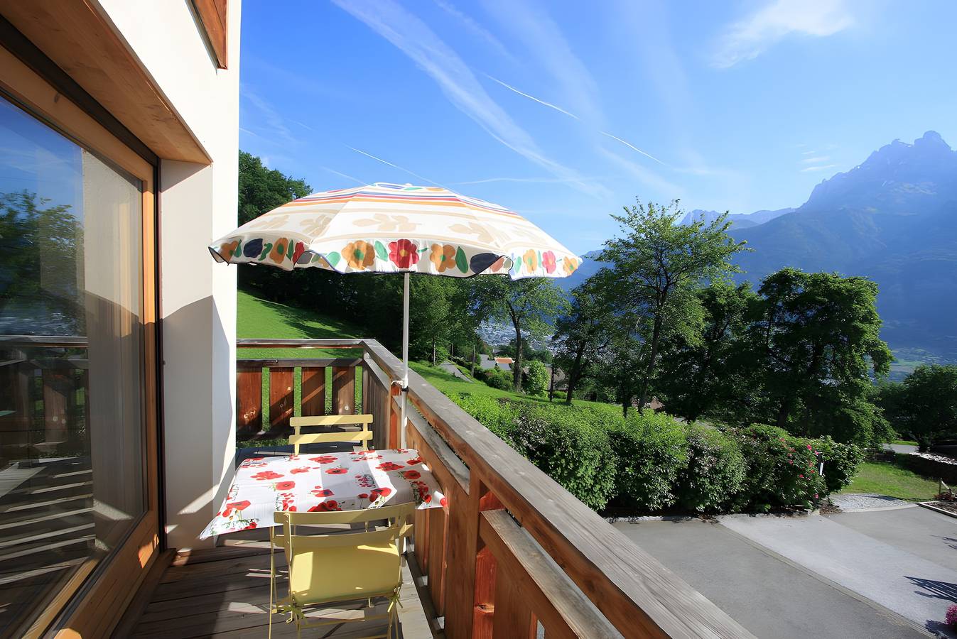 Ganze Wohnung, Ferienwohnung 'T2 - Le Miroir Du Mont Blanc' mit Seeblick, WLAN und Klimaanlage in Sallanches, Pays du Mont-Blanc