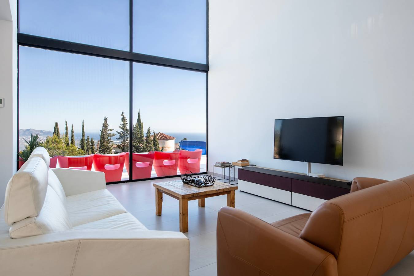 Luxurious Villa Oro with Infinity Pool and Panoramic View in Monte de los Almendros, Salobreña
