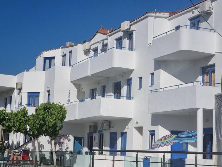 Appart’hôtel pour 2 personnes, avec Balcon et Terrasse ainsi que Jardin et Bassin pour enfant