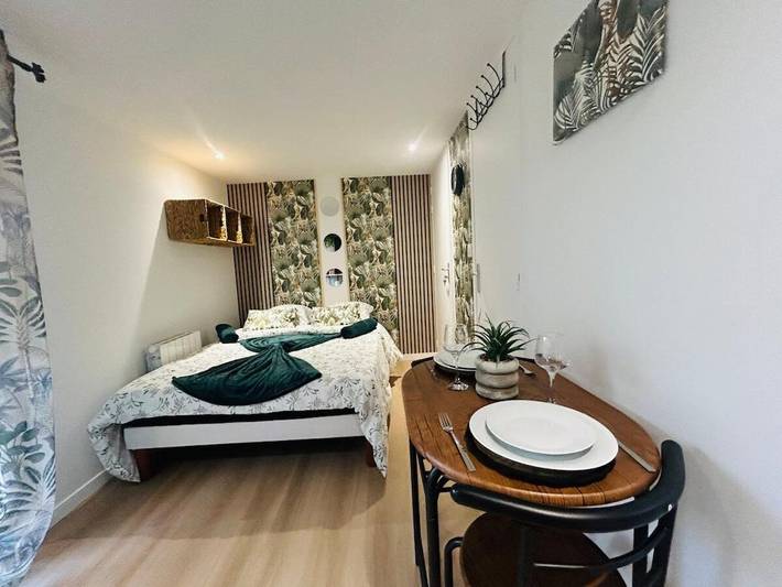 Gîte pour 2 personnes, avec terrasse à Les Ponts-de-Cé