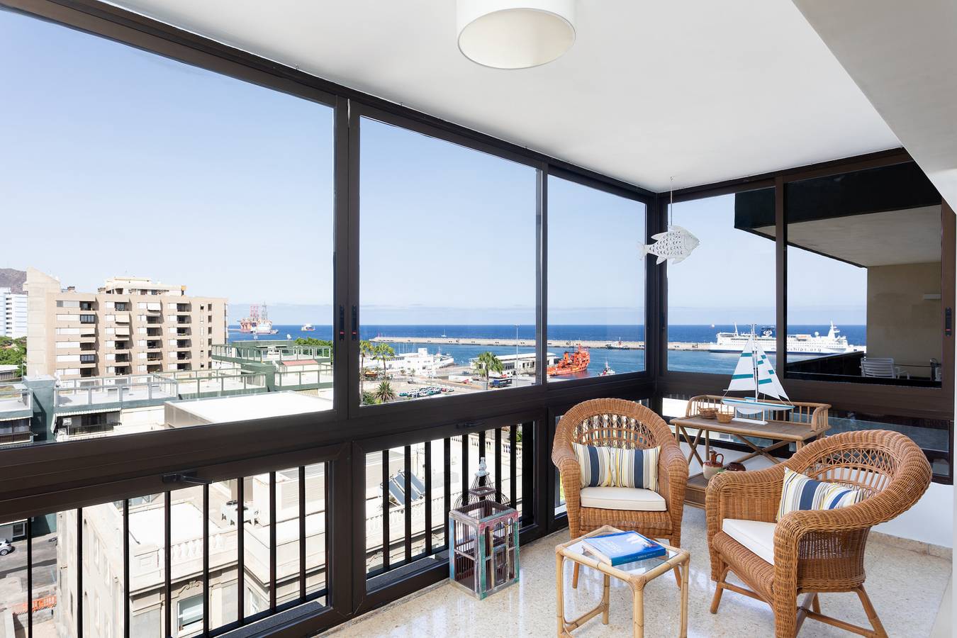 Apartamento entero, Apartamento de vacaciones para 5 personas con balcón in Centro-Ifara, Santa Cruz de Tenerife