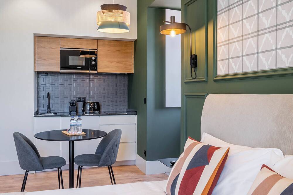 Gigantones Guesthouse - Elegant Studio River View!, foto 12