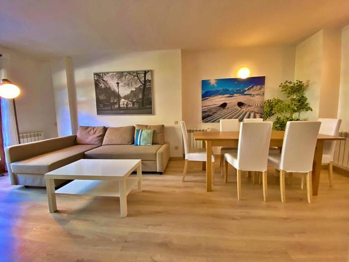 Gîte pour 8 personnes, avec Balcon ainsi que Terrasse et Vue à Canillo - 2