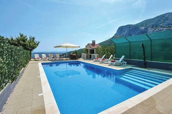 Villa pour 12 personnes, avec balcon et jardin à Solin