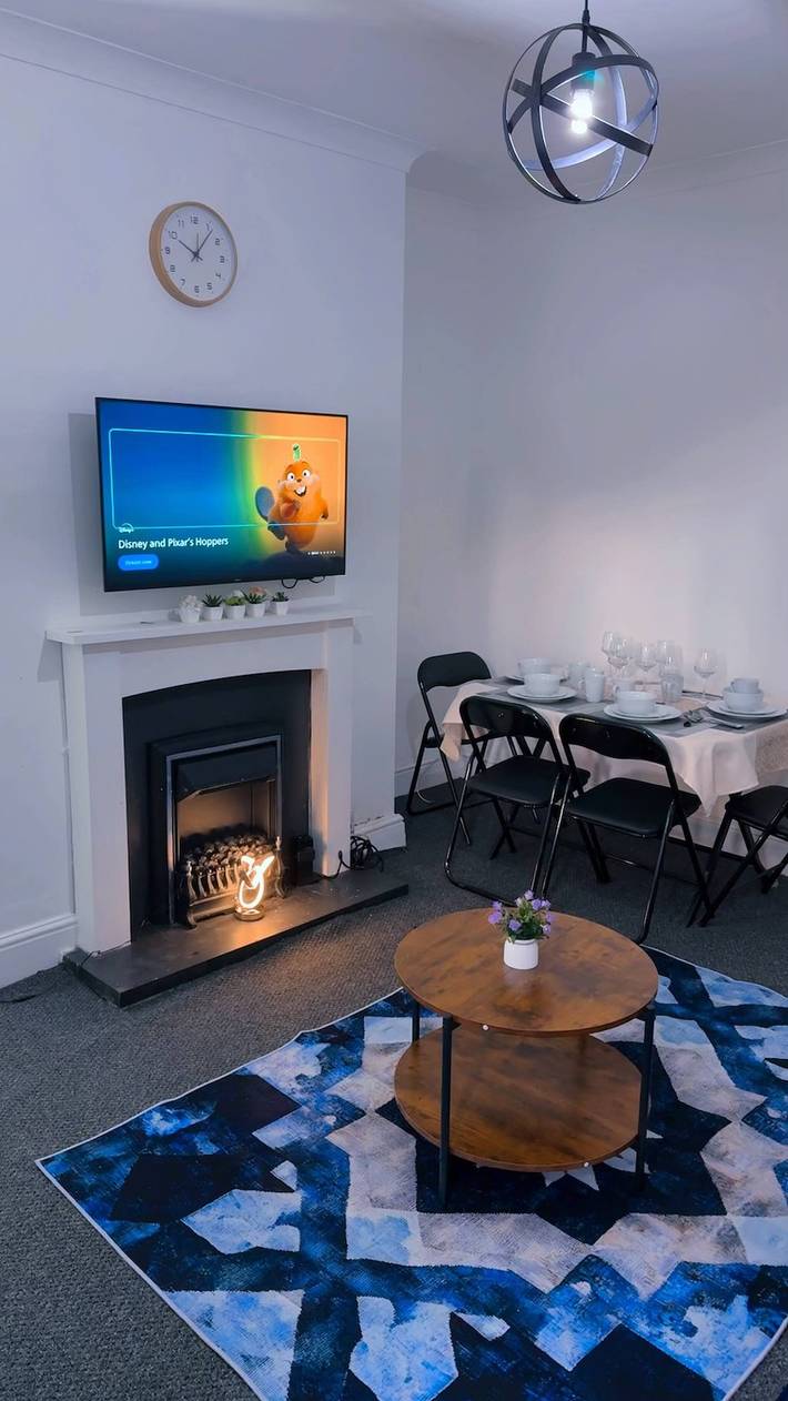 Apartamento entero, Amplio estacionamiento gratuito de 3 dormitorios para 8 personas, 1 Gb, wifi in Gateshead