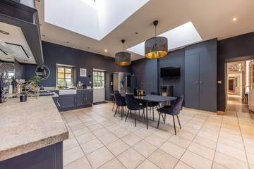 Château pour 10 Personnes dans Saint-Julien-de-Concelles, Loire-Atlantique, Photo 2