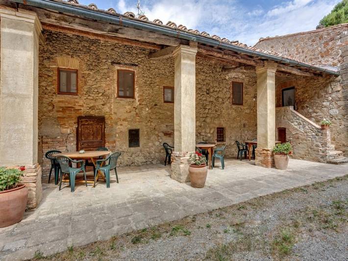 Location de vacances pour 3 personnes, avec terrasse ainsi que piscine et jardin, animaux acceptés à Volterra - 4
