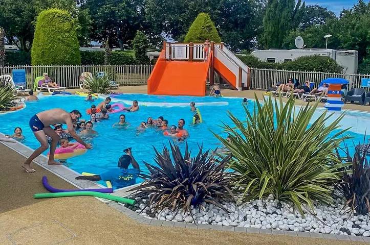 Camping pour 5 personnes, avec piscine et terrasse, animaux acceptés en Cotes-d'Armor - 3
