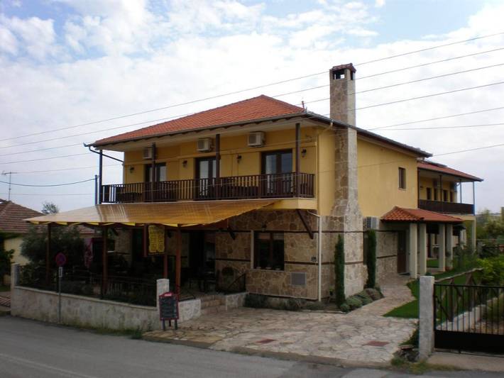 Gîte pour 2 personnes, avec Balcon et Terrasse ainsi que Jardin et Vue dans Vergina