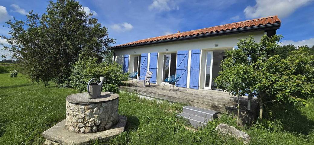 Gîte pour 4 personnes, avec piscine ainsi que jardin et terrasse dans le Gers