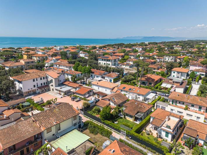 Location de vacances pour 6 personnes, avec jardin et terrasse à Forte dei Marmi - 4