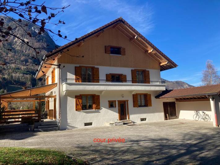Gîte pour 8 personnes, avec jardin ainsi que vue et sauna à Le Petit-Bornand-les-Glières - 3