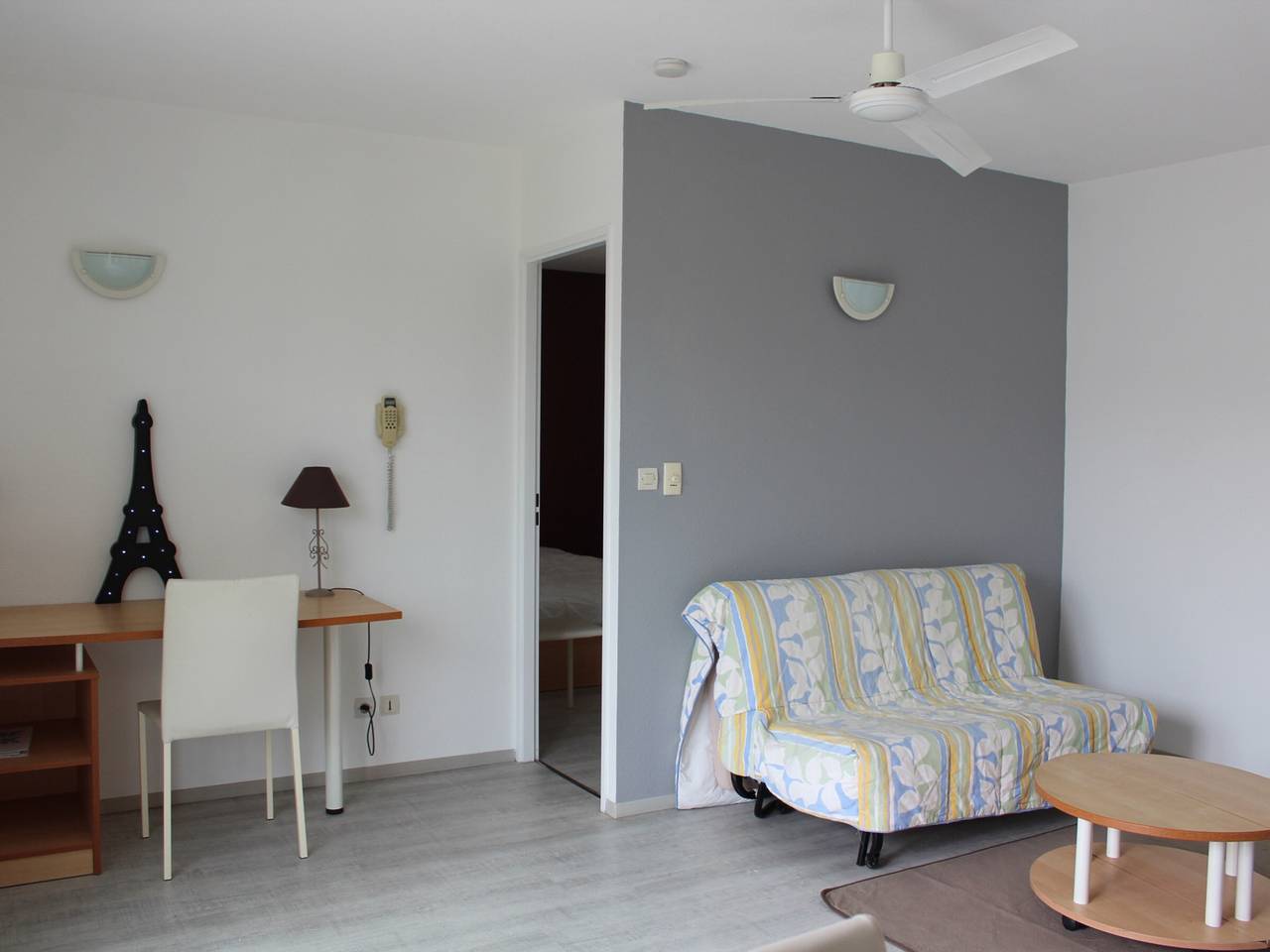 Appartement entier, Appartement T2 avec balcon, parking et piscine, proche commodités in La Rochelle, Région de La Rochelle