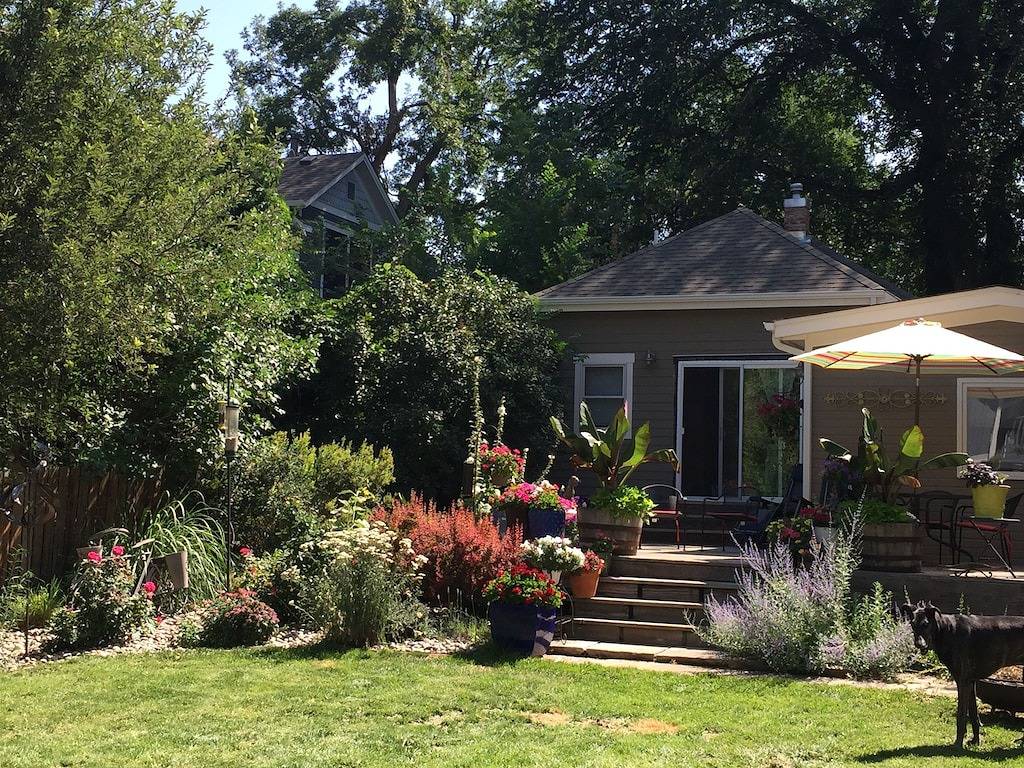 Ganze Wohnung, Schönes altes Kutschenhaus in ruhiger Nachbarschaft in Fort Collins, Larimer County