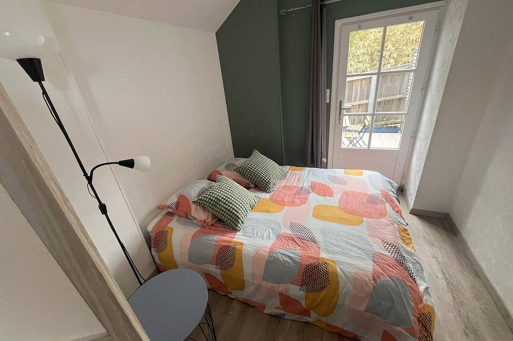 Entire apartment, Appartement rez -de Chaussée en Centre Ville in Dol-de-Bretagne, Saint-Malo region