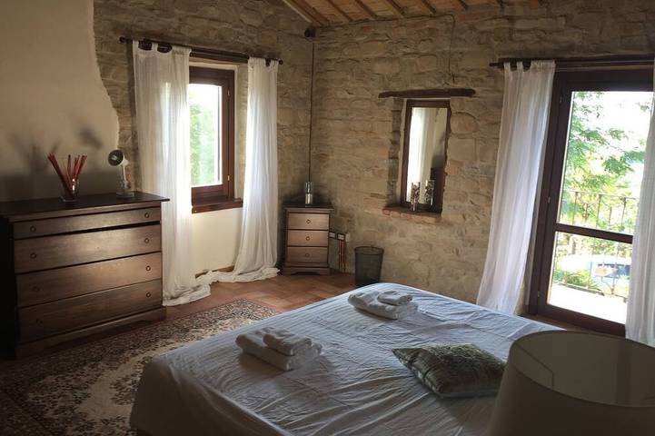 Renovated farmhouse with private swimming pool and spectacular views. in Castiglione Messer Raimondo, Gran Sasso
