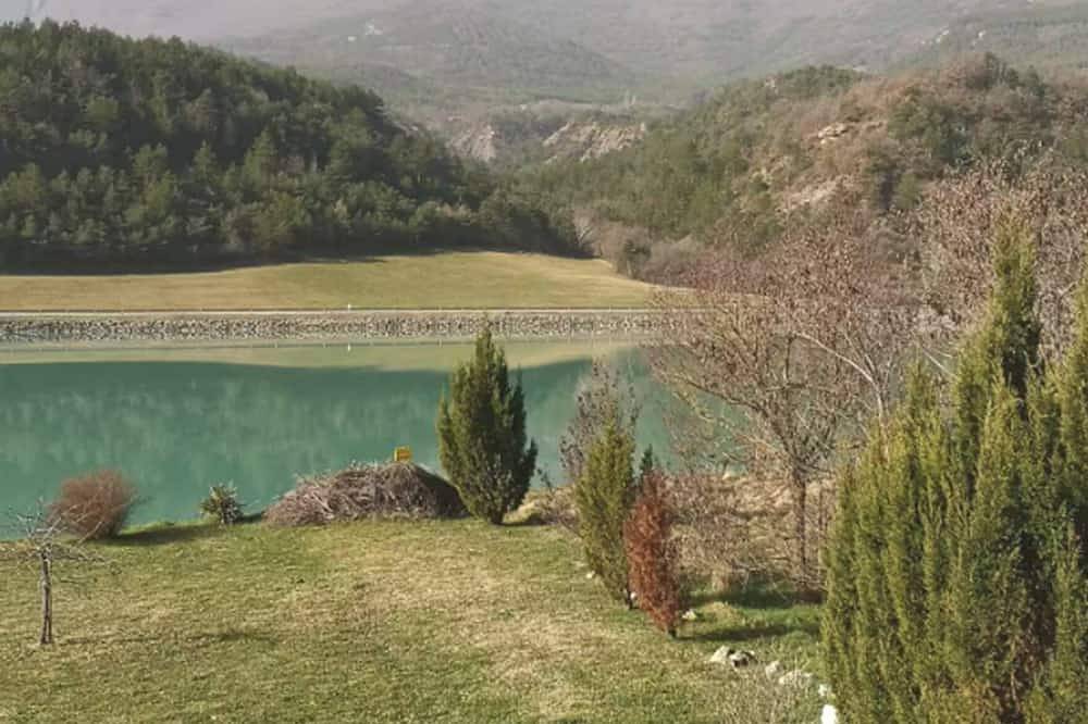 Maison vue sur lac et montagne proche complexe nautique idéale pour les familles in Serres (Hautes-Alpes), Région de Gap