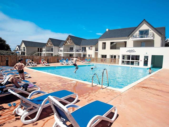 Location de vacances pour 8 personnes, avec piscine à Baden (France)