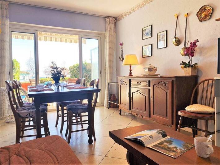 Ganze Wohnung, 2-Zimmer-Wohnung für 4 Personen, direkt am Strand von Le Lavandou, Terrasse, Parkplatz in Le Lavandou, Parc national Port-Cros