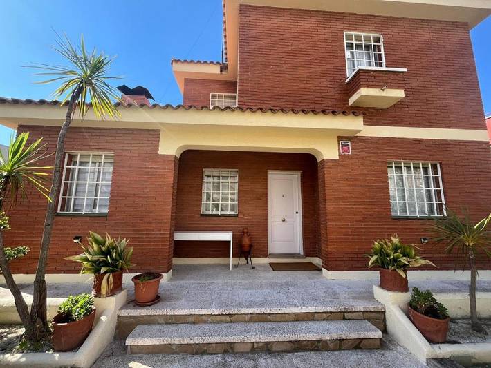 Casa rural para 8 personas, con Balcón y Terraza además de Jardín y Piscina en Vendrell - 4
