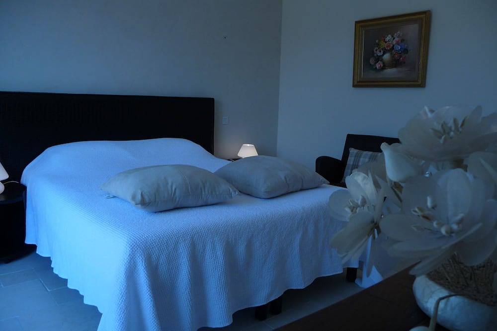 Luxury villa in Vallon Pont d'Arc with private swimming pool in Vallon-Pont-d'Arc, Ardèche