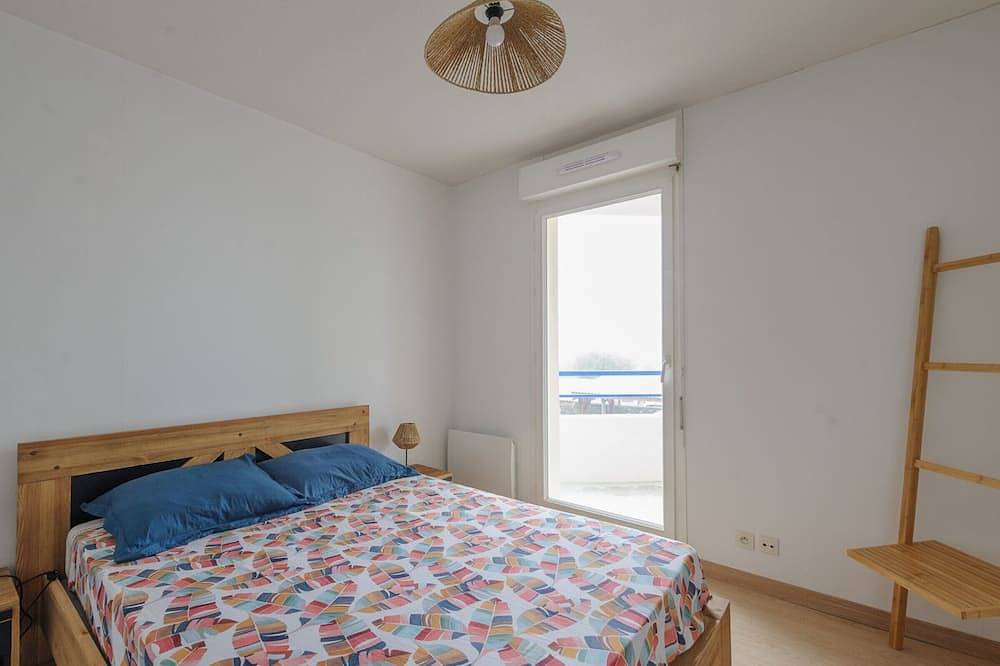 Entire apartment, Quiet Apartment with Large Terrace Near La Rochelle, Aytré in Aytré, La Rochelle region