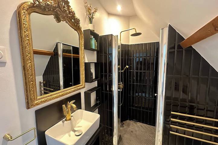 Ganze Wohnung, Elegant loft Apartment, Historic Valognes. Perfect for exploring normandy in Valognes, Côte de la Déroute