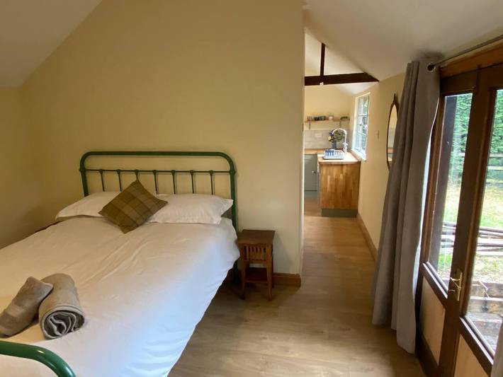 Holiday house for 2 people, with garden and terrace, child-friendly in Herefordshire