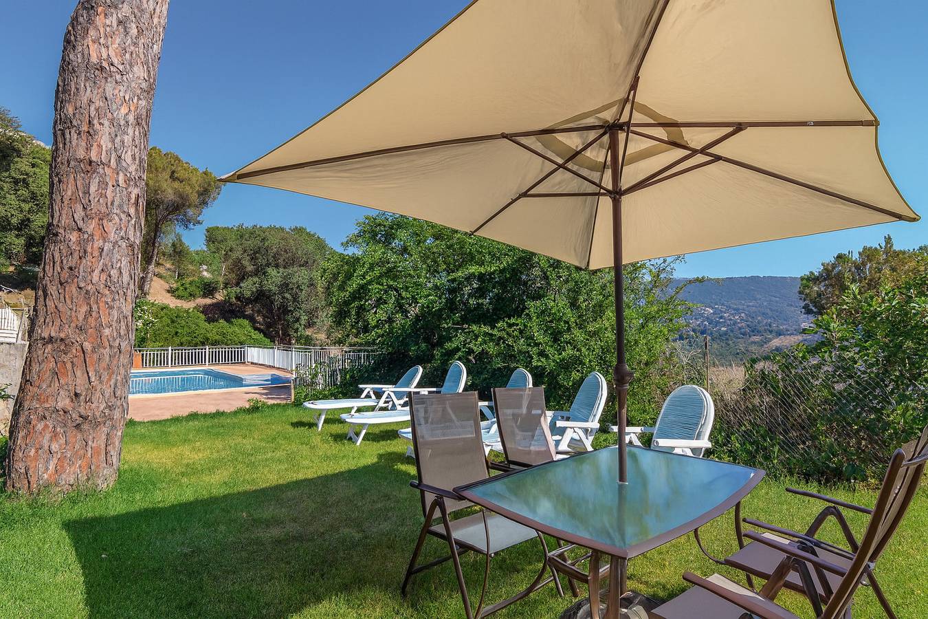 Spectacular views, just 4km to the beach! in San Cipriano de Vallalta, Costa del Maresme