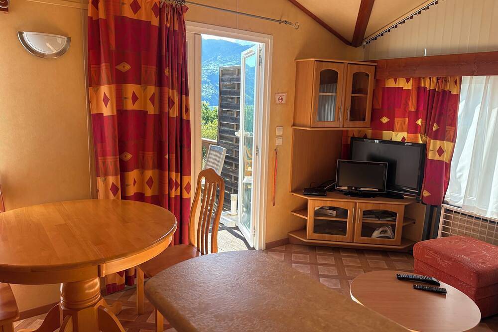 Lake view rental serre poncon hautes alpes in Chorges, Écrins National Park
