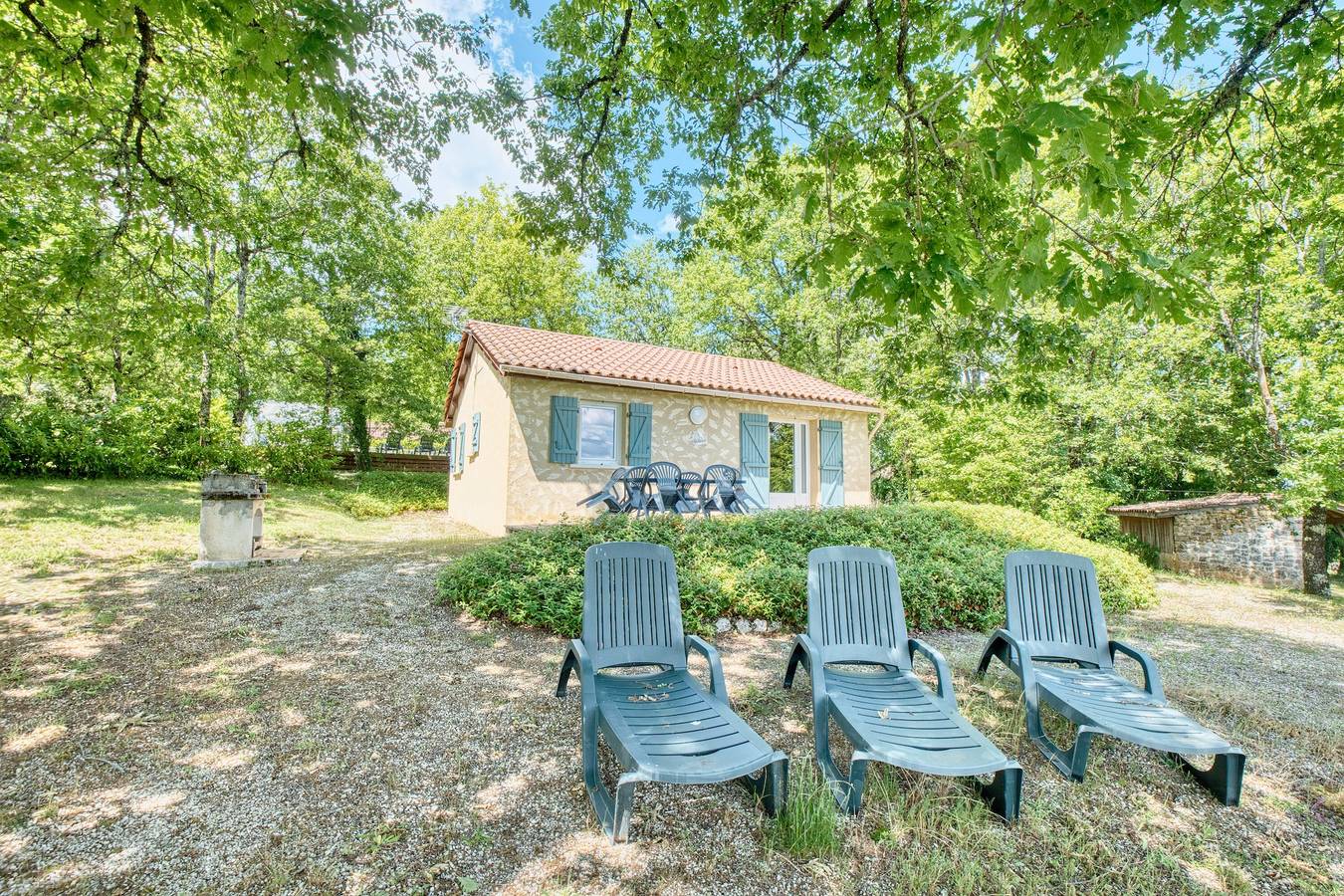 Gite Cantou – Maison de vacances conviviale avec piscine chauffée partagée au cœur du Périgord Noir in Salignac-Eyvigues, Périgord Noir