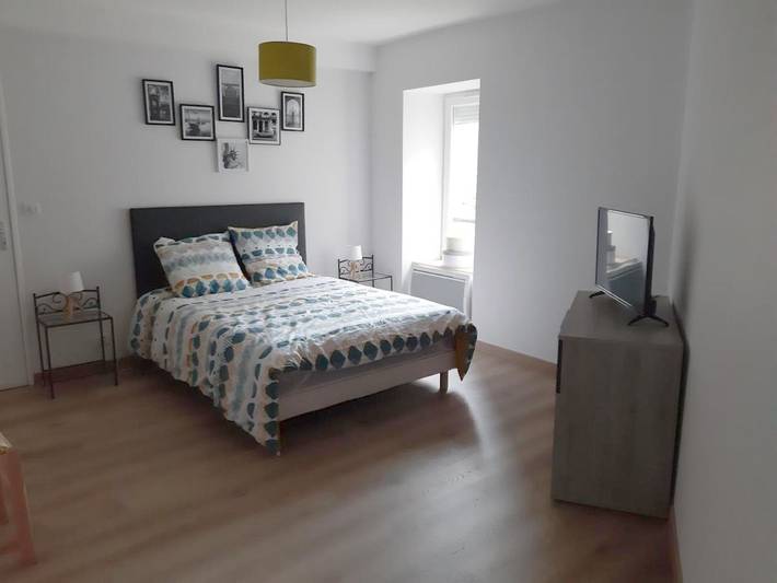 Gîte pour 6 personnes, avec vue à Saint-Anthème - 3