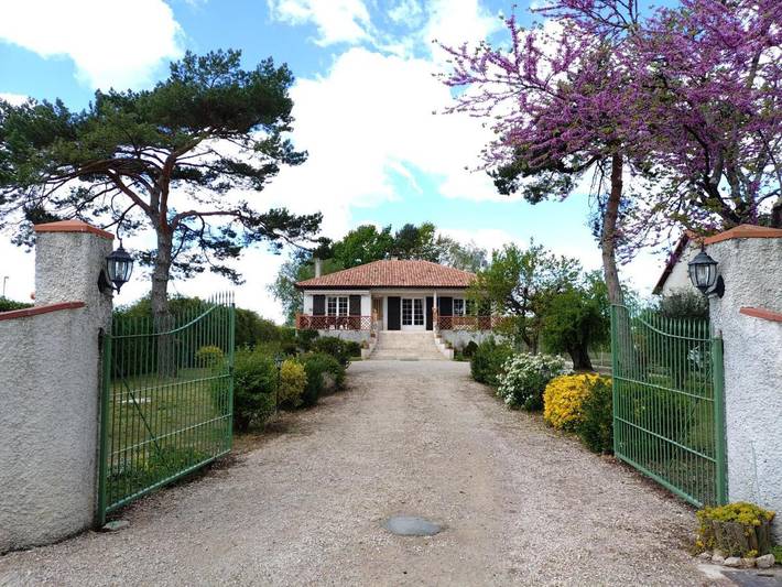 Location de vacances pour 10 personnes, avec jardin, animaux acceptés à Montbeton