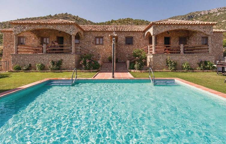 Casa rural para 14 personas, con Terraza y Jardín además de Piscina y Vistas en Algodonales - 2